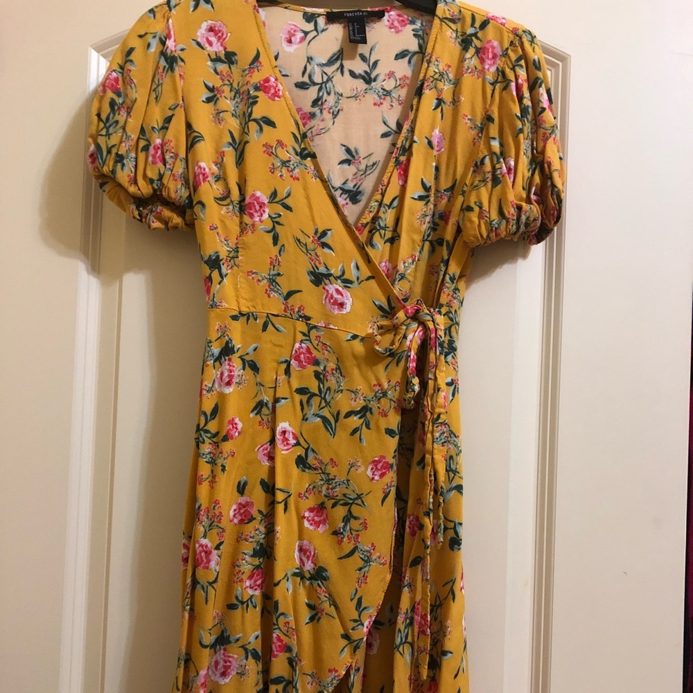 Yellow tropics floral dress (forever 21)